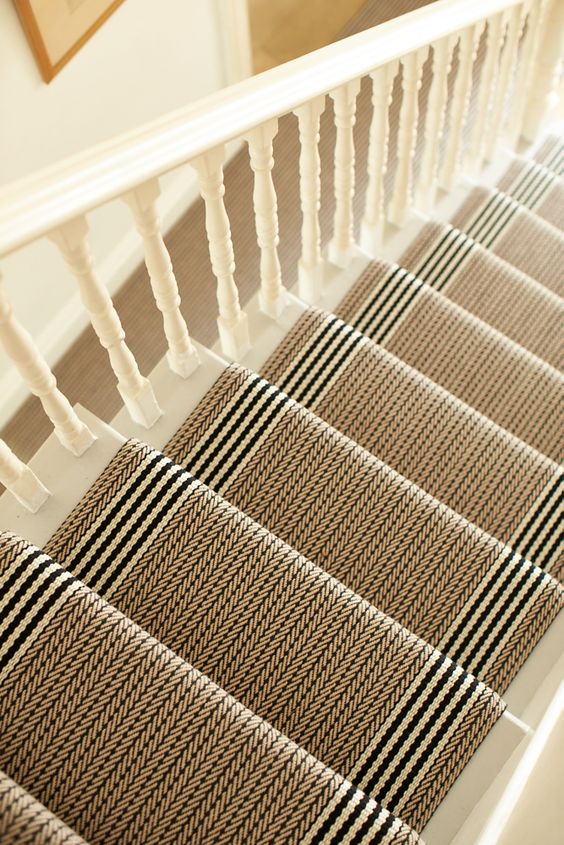 photo Diamond Black And White Stair Runner