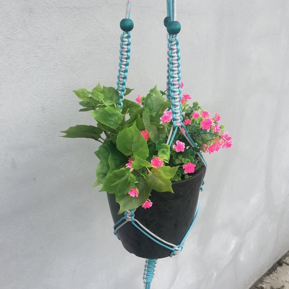 pix Paracord Macrame Plant Hanger