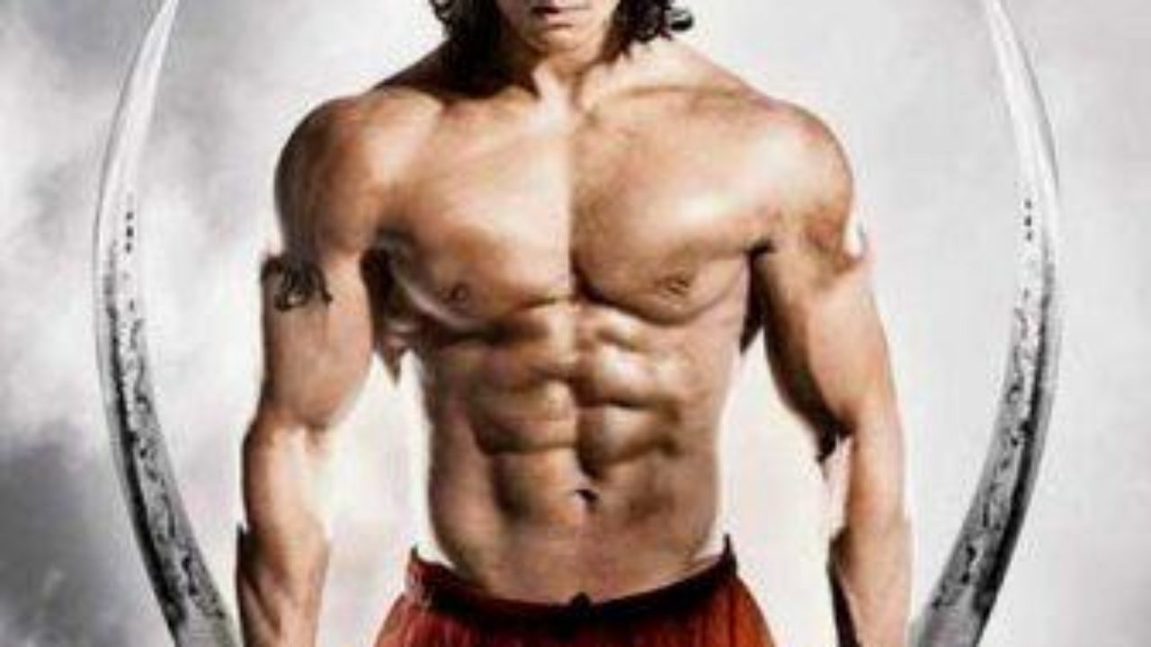 picture Tiger Shroff Body Measurement